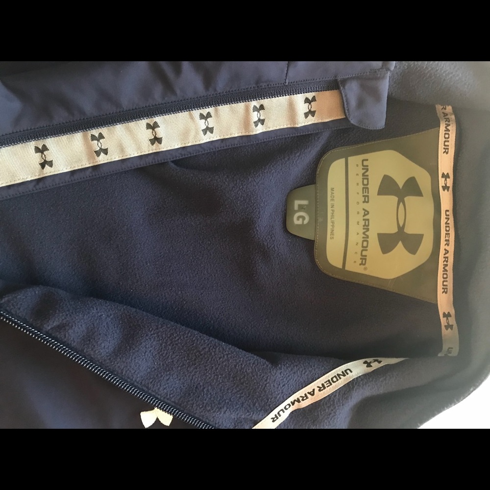 Lightweight Under Armour jacket - Picture 2 of 3